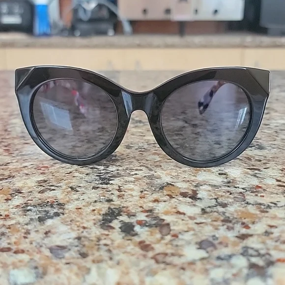 Fendi | Accessories | Guc Fendi Sunglasses Ff203 | Poshmark display picture 2